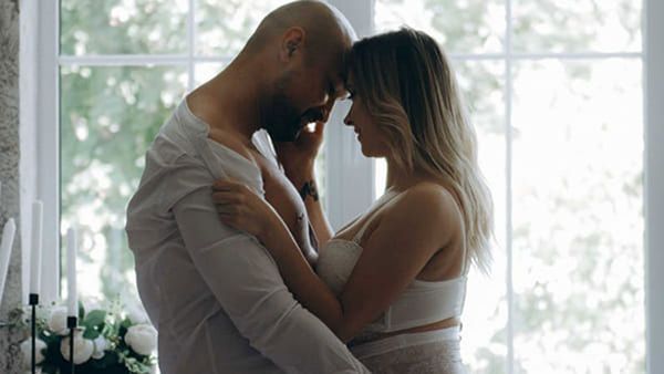 Viral News: ప్రేయసితో శృంగారానికి సెక్యూరిటీ ఏజెంట్ దుస్సాహసం.. ప్లేస్ ఏంటో తెలిస్తే ఫ్యూజులు అవుట్..