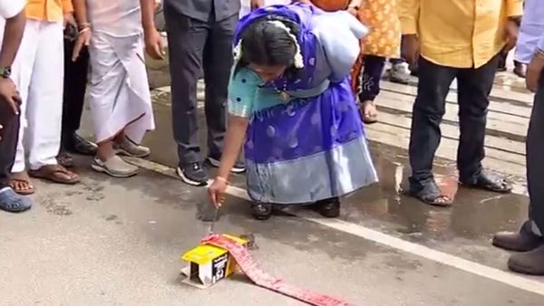 తెలంగాణ `మాజీ గవర్నర్` హంగామా మామూలుగా లేదుగా..!!