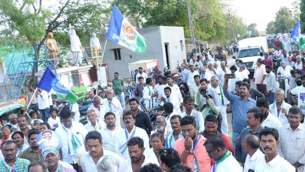 వైసీపీ ముఖ్య నేత పై రేపు కేసు నమోదు..!!