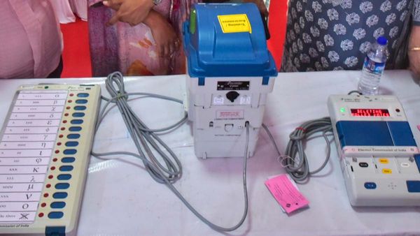 ఈవీఎంలపై వినూత్న పోరు: రాన్రాను రసవత్తరం..!!