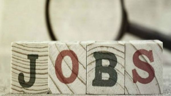 Jobs: నెలకు రూ.2,46,400 నుంచి 3,52,000 వరకు జీతం.. ఇలా దరఖాస్తు చేసుకోండి..!