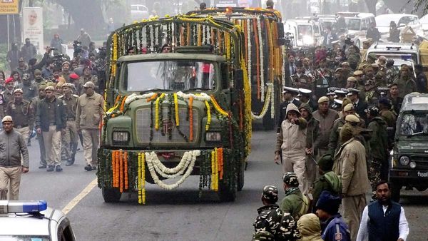మన్మోహన్ సింగ్ పార్థివదేహానికి కన్నీటి వీడ్కోలు