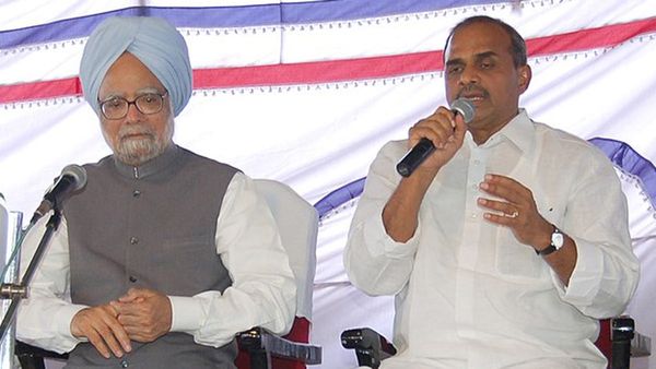 మన్మోహన్ రెండో సారి ప్రధానిగా, వైఎస్సార్ కీ రోల్ - చెరగని ముద్ర..!!