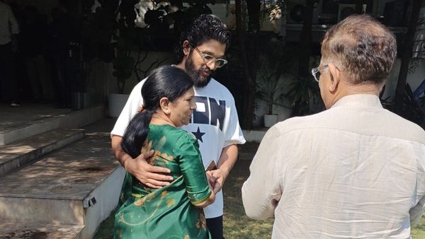 అల్లు అర్జున్ ను చూసి చిరంజీవి సతీమణి సురేఖ భావోద్వేగం!