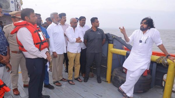 సీజ్ ది షిప్, బిగ్ ట్విస్ట్- పవన్ వాట్ నెక్స్ట్..!!