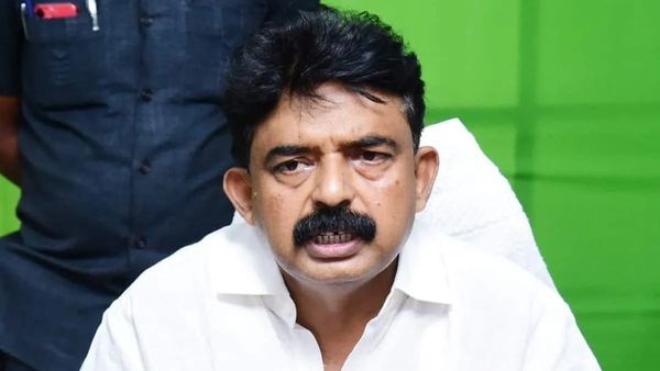 పేర్నికి బిగుస్తున్న ఉచ్చు - అజ్ఞాతంలోకి..!!