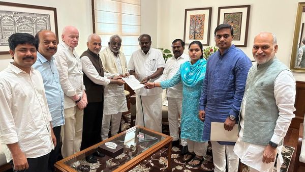 విశాఖ స్టీల్ ప్లాంట్‌పై అడుగు ముందుకేసిన వైసీపీ..!!