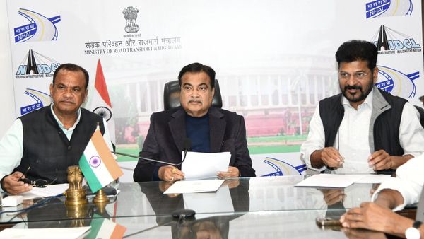 కేంద్రమంత్రులతో రేవంత్ రెడ్డి టీం భేటీ: కీలక ప్రతిపాదనలు ఇవే