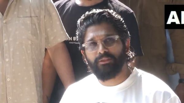 అల్లు అర్జున్ క్షమాపణలు - ఎమోషనల్..!!