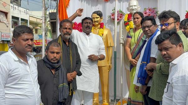 కాపుల కోసం కొట్లాడవా ? రంగా వారసుడివేనా ? వంగవీటి రాధాపై పోతిన మహేష్ ..!