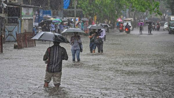 ఏపీకి హెచ్చరిక.... బంగాళాఖాతంవైపు కదులుతున్న మూడు తుపాన్లు