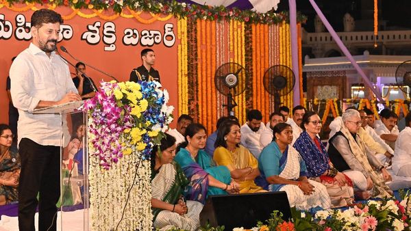 మహిళా శక్తి: కోటీశ్వరులను చేస్తామంటూ రేవంత్ రెడ్డి ప్రకటన