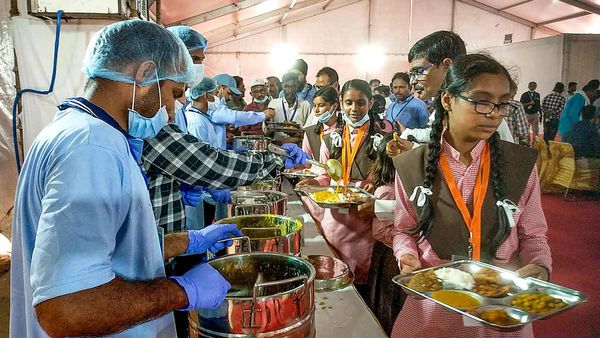 మధ్యాహ్న భోజనం పథకం అమలుపై ప్రభుత్వ తాజా నిర్ణయం..!!