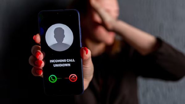 ఈ నెంబర్లతో వచ్చే ఫోన్ కాల్స్ లిఫ్ట్ చేస్తే.. మీరే నేరస్తులు!