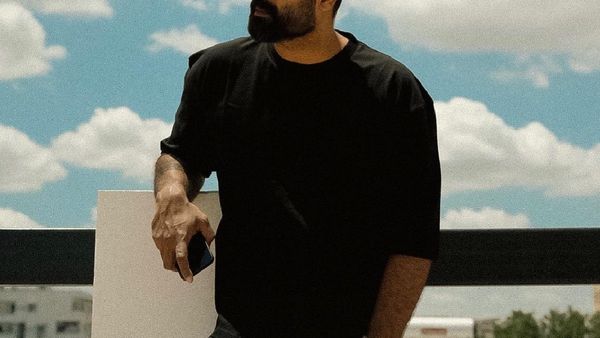 చేసింది 3 సినిమాలే... రూ. వేల కోట్లు కూడబెట్టిన హీరో!