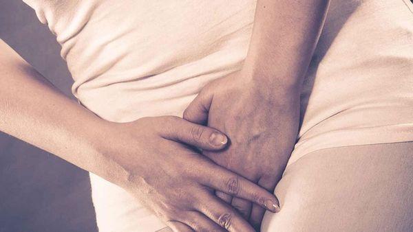 మూత్రంలో మంటను తేలికగా తీసుకుంటున్నారా? ఎంత డేంజరో తెలుసా?