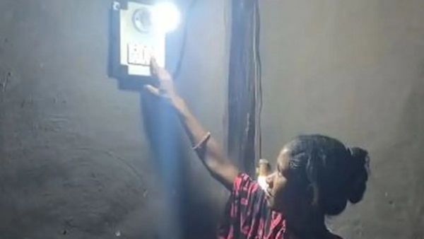 స్వాతంత్ర్యం తర్వాత తొలిసారి ఈ ఊరికి కరెంట్.. !