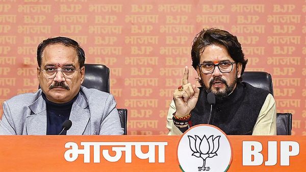 Delhi Polls: బీజేపీ రెండో మ్యానిఫెస్టో విడుదల-కేజీ టూ పీజీ విద్య ఫ్రీ..!