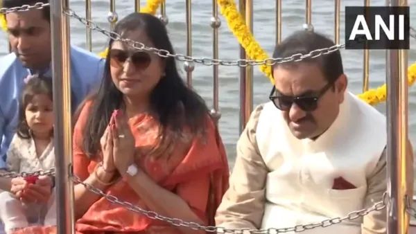 మహా కుంభమేళా: త్రివేణి సంగమంలో గౌతమ్ అదానీ ప్రత్యేక పూజలు