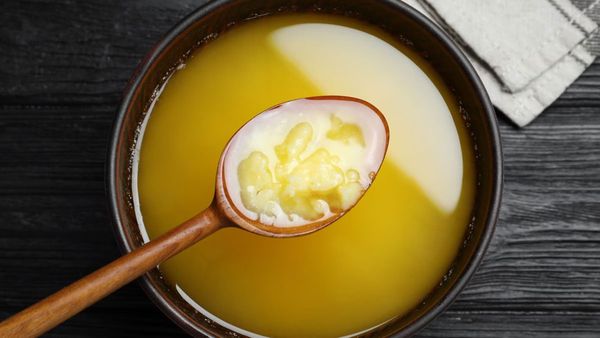 నెయ్యితో ఈ ఆహారాలను కలిపి తీసుకుంటే విషంతో సమానం.. బీ కేర్ ఫుల్!