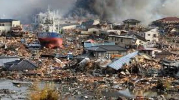 భారీ భూకంపం..సునామీ హెచ్చరికలు జారీ