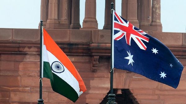 NRI News: లండన్ స్థిర ఆస్తుల్లో అగ్రస్థానంలో నిలిచిన భారత సంతతి వారు..!