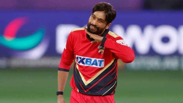  'పుష్ప' రాజ్ ను ఫాలో అయిన పాకిస్థాన్ బౌలర్.. ఏమైందంటే..?   
