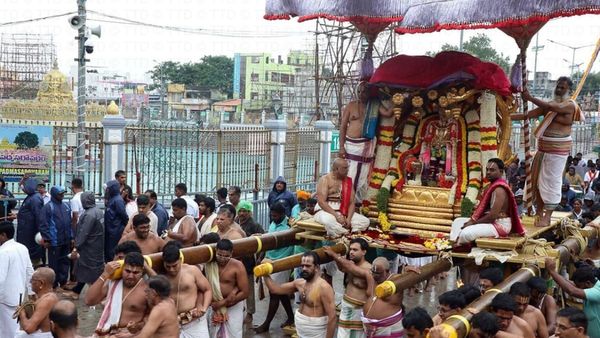 చిత్రకూట్ లో కమనీయంగా తిరుమల శ్రీవారి కళ్యాణోత్సవం.. మహా కుంభమేళా స్పెషల్!