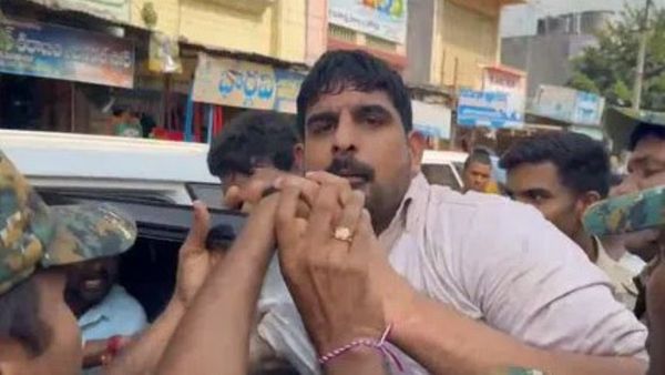 బీఆర్ఎస్ ఎమ్మెల్యే పాడి కౌశిక్ రెడ్డి అరెస్ట్