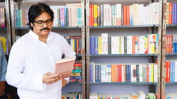 Pawan Kalyan: బుక్ ఫెస్టివల్ లో రూ.10 లక్షల విలువైన పుస్తకాలు కొన్న పవన్-దాని కోసమే..?