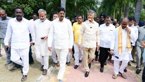 ఎస్పీ, జేఈవో పై బదిలీ వేటు - డిఎస్సీని సస్పెండ్ చేసిన చంద్రబాబు..!!