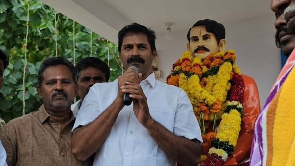 తొక్కిసలాట ఘటన పై ఢిల్లీకి ఫిర్యాదు..!!