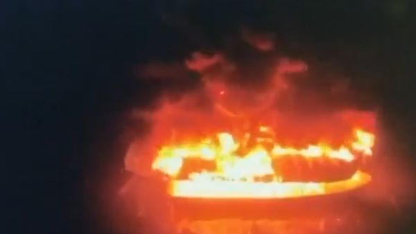 Hyderabad హుస్సేన్ సాగర్‌లో భారీ అగ్ని ప్రమాదం, రెండు బోట్లు దగ్ధం