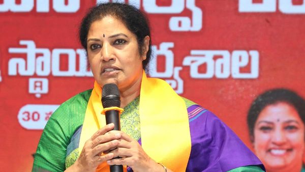 పురందేశ్వరికి పొగ పెట్టిన 'ముఖ్య' నేత- ఔట్, లిస్టులో నెక్స్ట్..!!