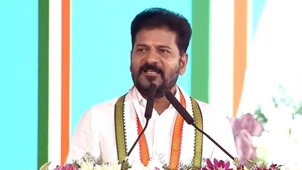 రైతు ఖాతాల్లో నగదు జమ: కేసీఆర్, కేటీఆర్‌లపై రేవంత్ సెటైర్లు 