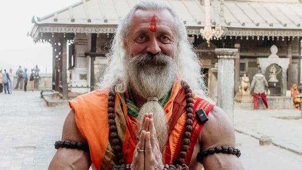 ప్రభాస్ కన్నా అందంగా.. మహా కుంభమేళాలో స్పెషల్ అట్రాక్షన్ గా బాహుబలి బాబా!