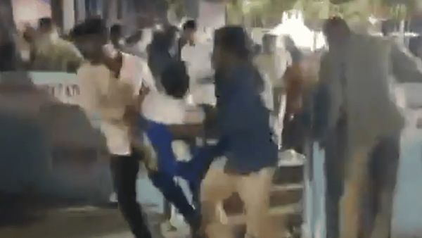 తిరుపతిలో తొక్కిసలాట: ఆరుగురు భక్తులు మృతి