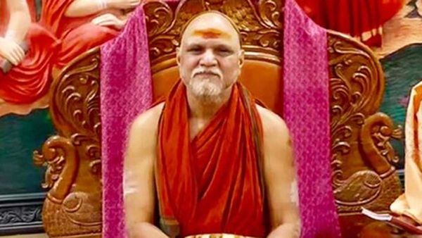 ఢిల్లీ నుంచి నరుక్కొచ్చిన జగన్ `గురూజీ`: ఫుల్ ఖుష్