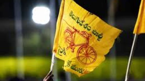  చంద్రబాబు జైలుకు వెళ్లడంపై టీడీపీ నేత సంచలన కామెంట్స్