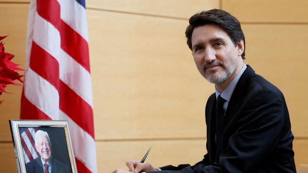 కెనెడా రాజకీయాల్లో అనూహ్య పరిణామం..ప్రధాని పదవికి ట్రూడో రాజీనామా