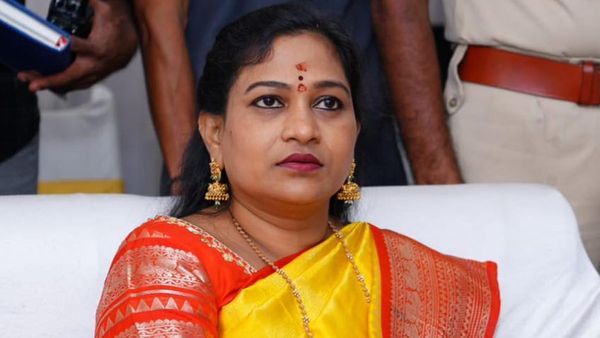 అనకొండను వదిలించుకున్న హోంమంత్రి అనిత.. ! పదేళ్లుగా టార్చర్..