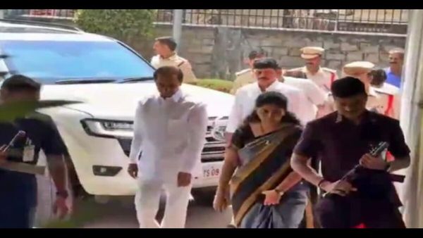 కేసీఆర్ పాస్‌పోర్ట్ రెన్యూవల్! అమెరికానా? సింగపూర్ టూరా?