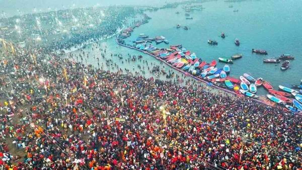 Maha KumbhMela: ఆ దేశాల జనాభాను దాటిన పుణ్యస్నానాలు