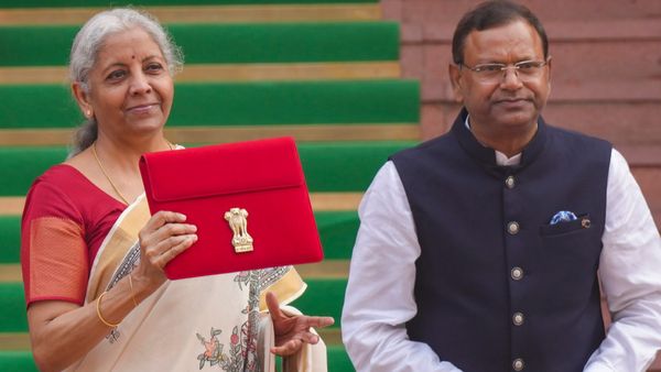 Union Budget 2025:మాల్దీవులకు రూ.600 కోట్లు, నేపాల్ కు రూ.700 కోట్లు.. ఏ దేశానికి ఎంత కేటాయించారంటే?