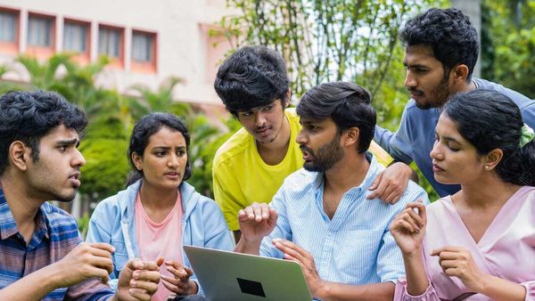 ఏపీ విద్యార్థులకు ఇక తెలంగాణలో నో ఛాన్స్- మార్గదర్శకాలు..!!