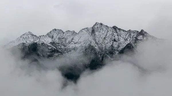 ఎముకలు కొరికే చలిలో.. హిమాలయాల్లో తప్పిపోయి.. 10 రోజులుగా టూత్ పేస్ట్ తింటూ..