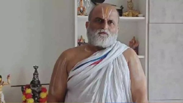 చిలుకూరు బాలాజీ ప్రధానార్చకుడి పై దాడి..!!