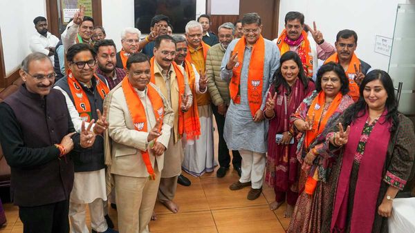 31 మంది ఎమ్మెల్యేలపై క్రిమినల్ కేసులు.. అప్పుల్లో టాప్ అతనే..!