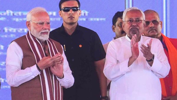 Union Budget 2025: మోదీ మార్క్ మ్యాజిక్ - నితీశ్ తో 'లెక్కే' వేరు..!!