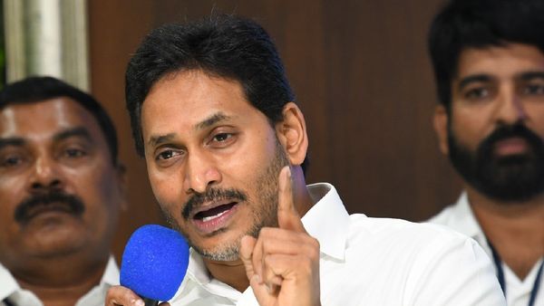 `కాపు`లపై జగన్ రూటు మారింది..: రెడ్డి నుంచి బదిలీ